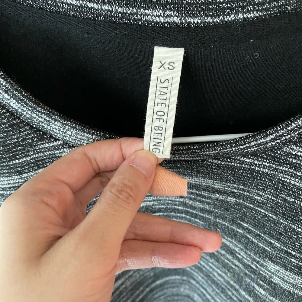 Revolve grey top - Picture 3 of 5